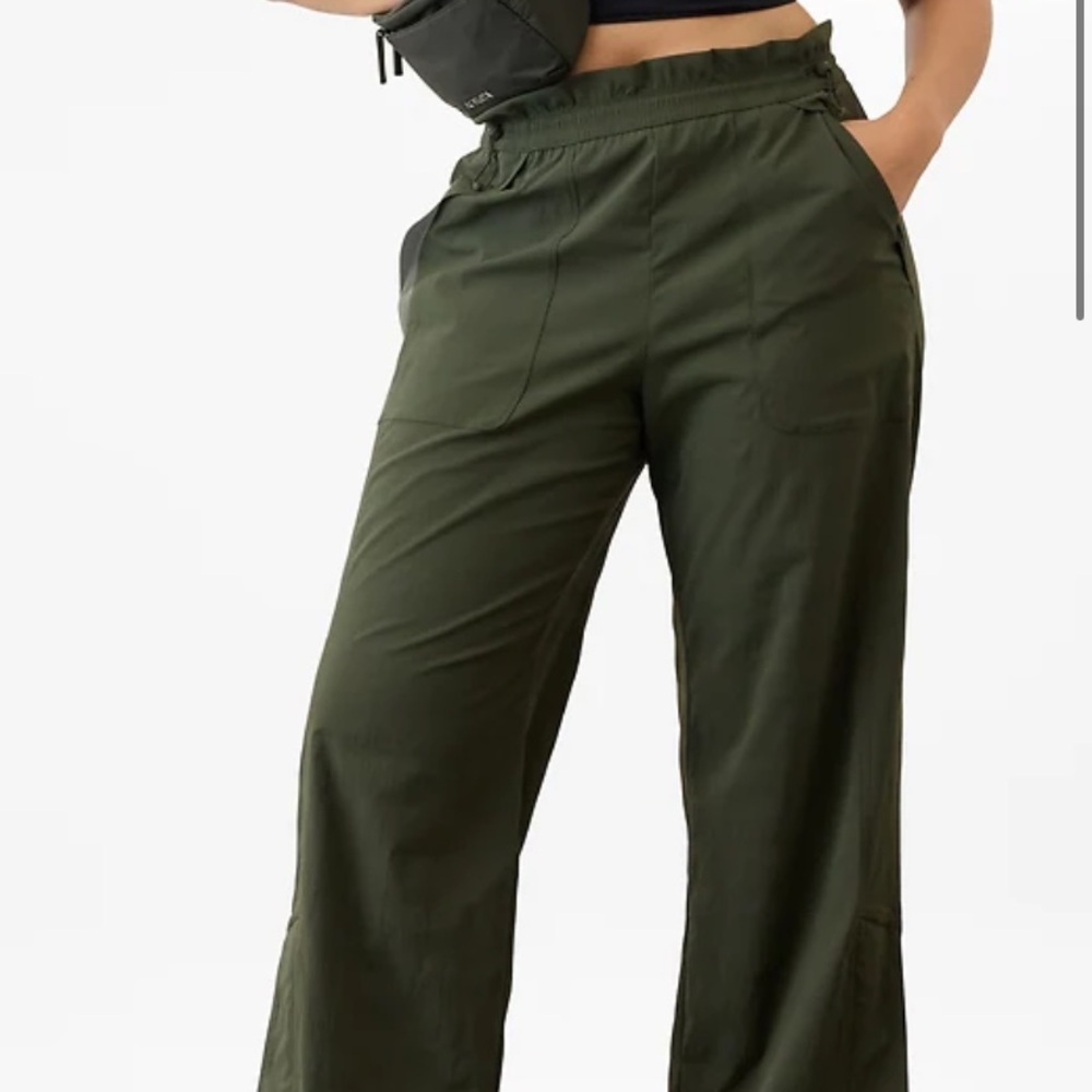 Athleta Trekkie High Rise Parachute Pant